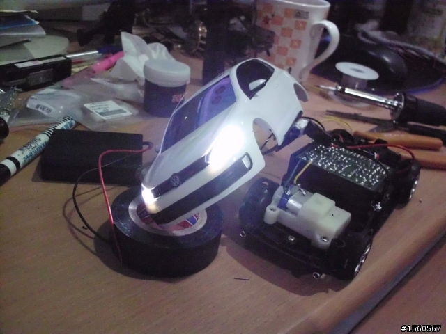 RASTAR~1/24 GOLF 遙控車~上個大燈吧~