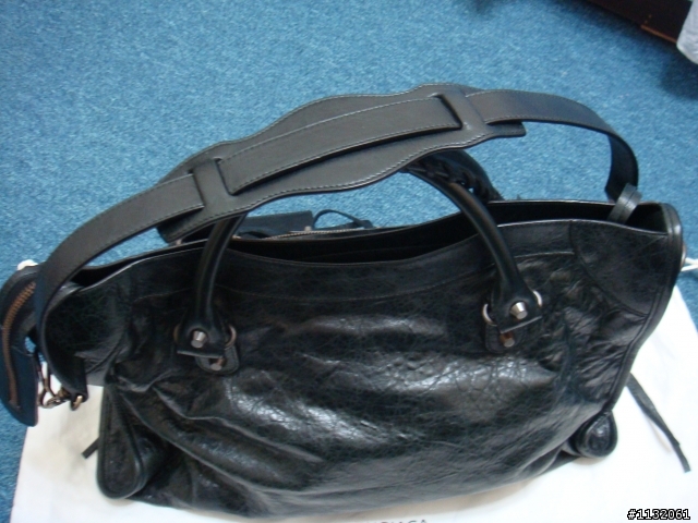 (開箱)低調銷魂黑之BALENCIAGA