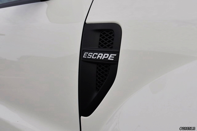 2011  Escape 超淨白開箱