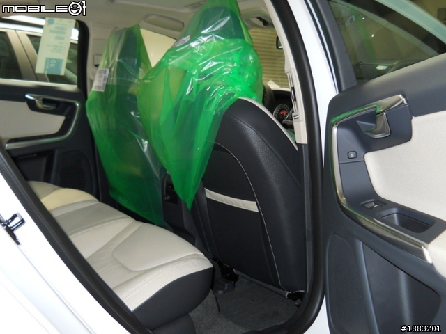 2011 S60 T5 極地白 假開箱 ^^
