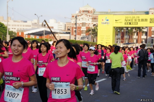 NIKE 帶女兒跑9KM之隨手拍