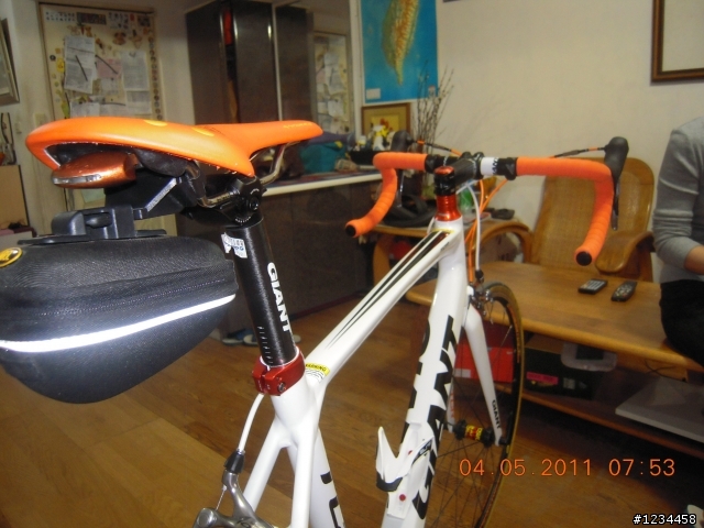 2011 GIANT  車架版TCR 開箱!! 小橘的誕生~!