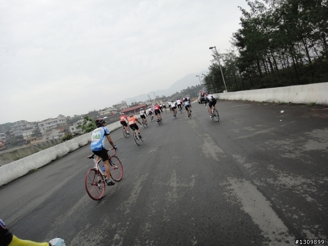 2011「逐鹿登山王 輪耀巴拉卡」 建國100 北海輪擺