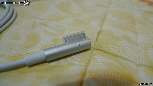 開箱：Macbook air 11" 4G SSD 128G 圖多