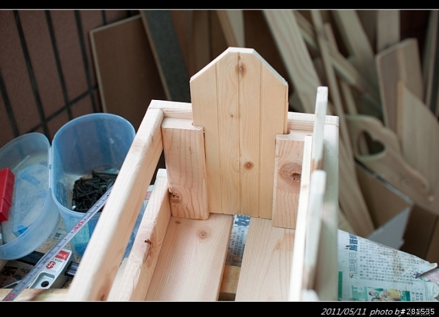 [DIY] 可換裝的鄉村風小花架●補上漆照片