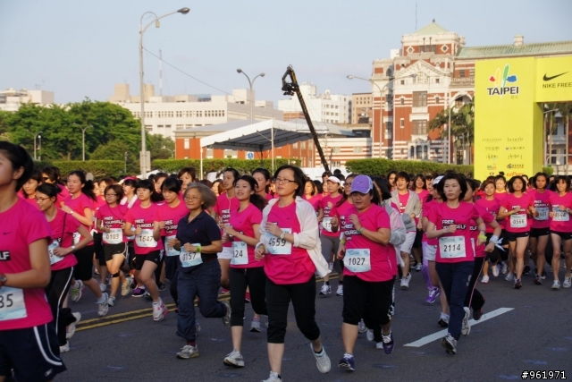 NIKE 帶女兒跑9KM之隨手拍
