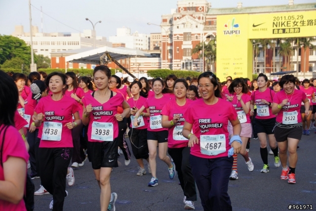 NIKE 帶女兒跑9KM之隨手拍