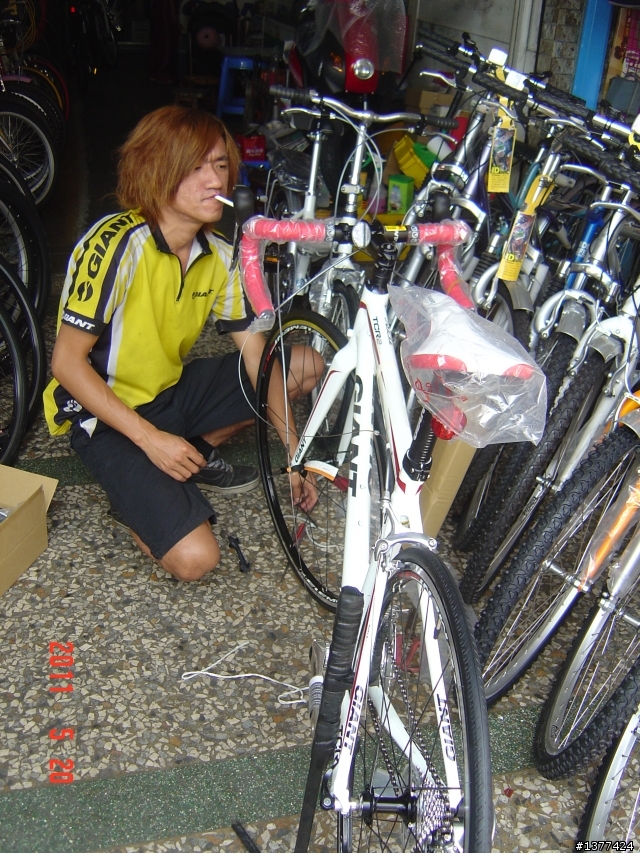 生平第一部公路車Giant TCR2 開箱囉
