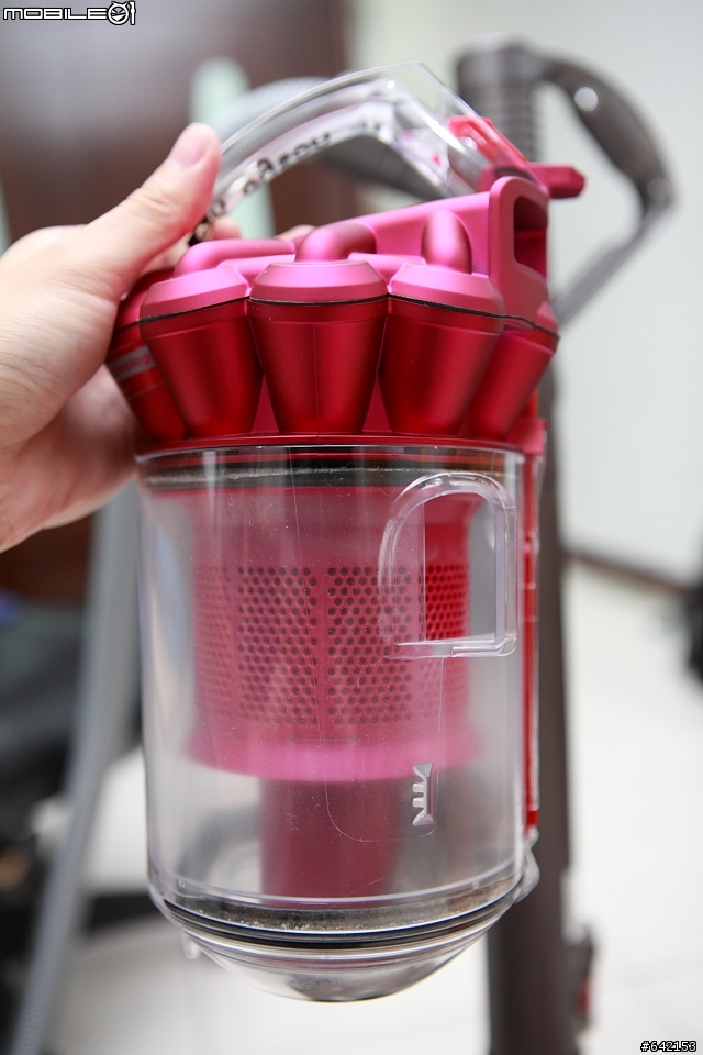 [開箱] 艷麗出擊 dyson DC26 carbon fiber complete