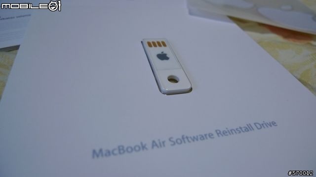 開箱：Macbook air 11" 4G SSD 128G 圖多