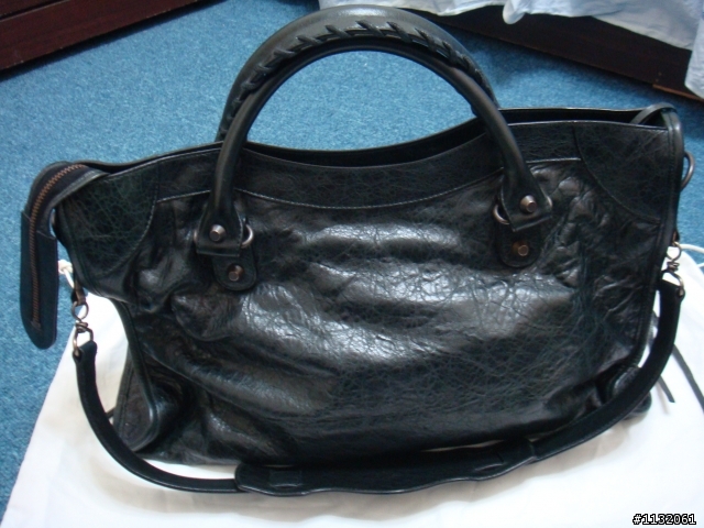 (開箱)低調銷魂黑之BALENCIAGA