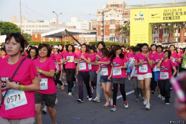 NIKE 帶女兒跑9KM之隨手拍