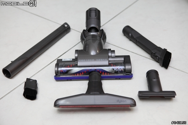 [開箱] 艷麗出擊 dyson DC26 carbon fiber complete