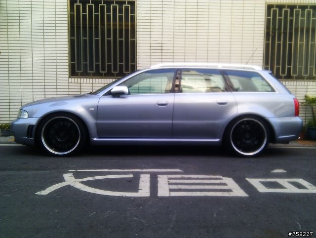巧遇經典低調猛獸B5 RS4