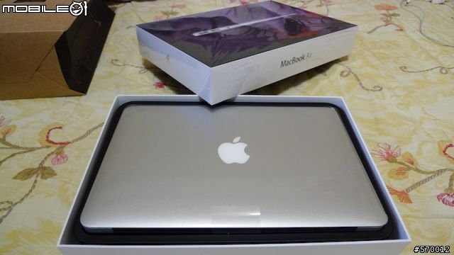 開箱：Macbook air 11" 4G SSD 128G 圖多