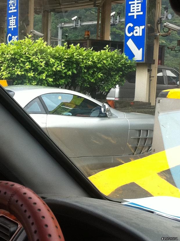 SLR 也太帥....