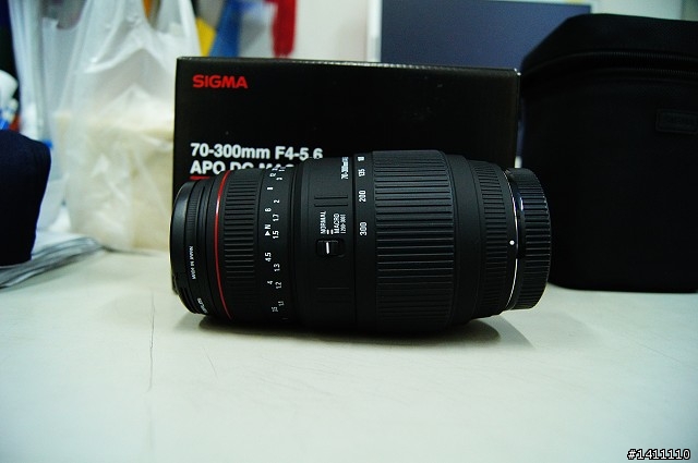 [簡易開箱 更新 破解MACRO ]窮人的小寶劍 Sigma 70-300 F4-5.6 APO DG MACRO-