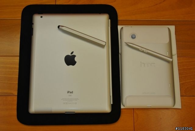 黑白雙雄 -- iPad 2 & Flyer