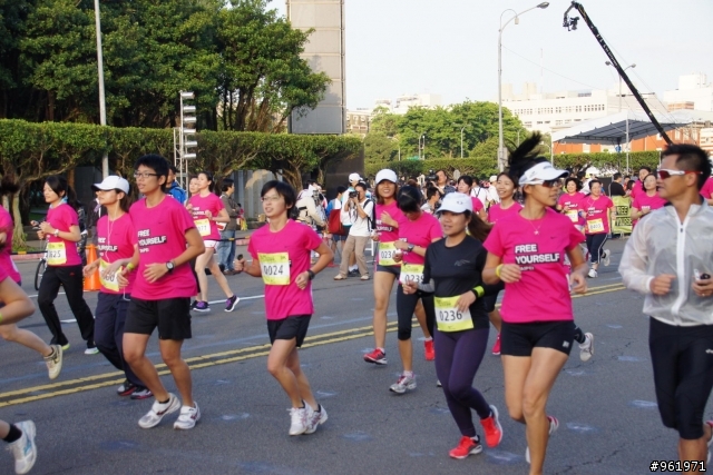 NIKE 帶女兒跑9KM之隨手拍