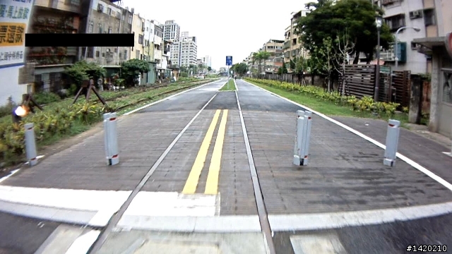 [有圖有真相]高雄市自行車道(鼓山一路至北斗街)設計不良!