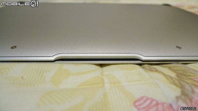 開箱：Macbook air 11" 4G SSD 128G 圖多