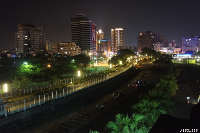 sony NEX5 高雄夜拍