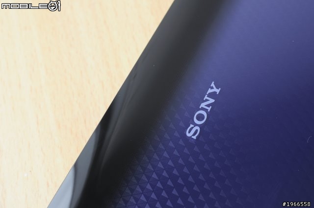 『低調又兼具C/P 值』Sony CB16 (VPCCB16FW) 黑色款。簡易開箱