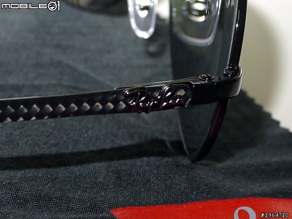 [分享] Ray-ban TECH Carbon 碳纖維 Sunglasses (RB8301)