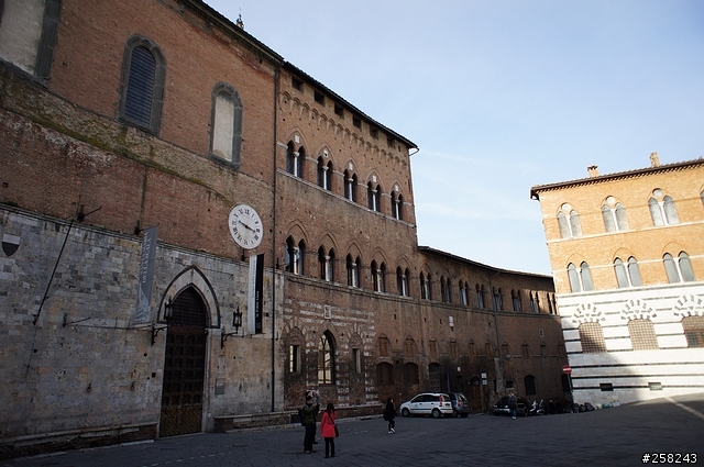 【西西分享】義大利DAY7---西恩納Siena、奧爾維耶托Orvieto、羅馬夜遊Roma