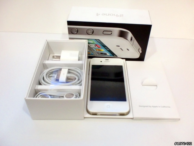 白色iphone4~彩繪包膜整個大變身囉!!