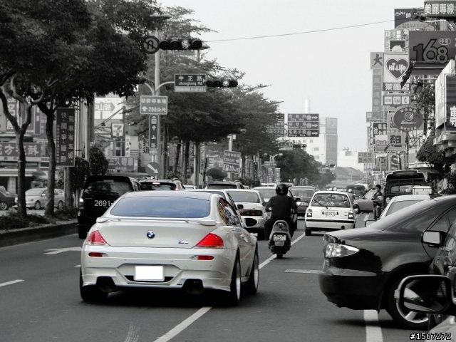 潛了好久終於有隻馬貢獻-但只是寶馬M6