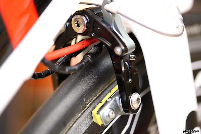 Giant Trinity Advanced SL+SRAM R2C TT Shifter+SRAM RED+Rotor Q-Rings+ZIPP 808 Tubular