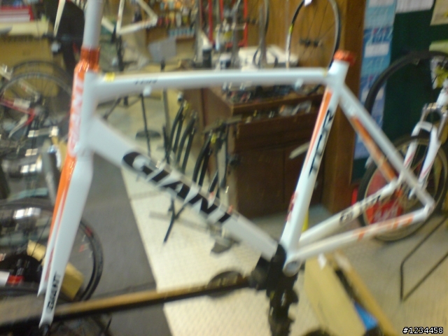 2011 GIANT  車架版TCR 開箱!! 小橘的誕生~!