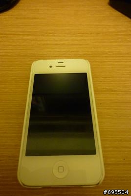女王的白iphone+保護套