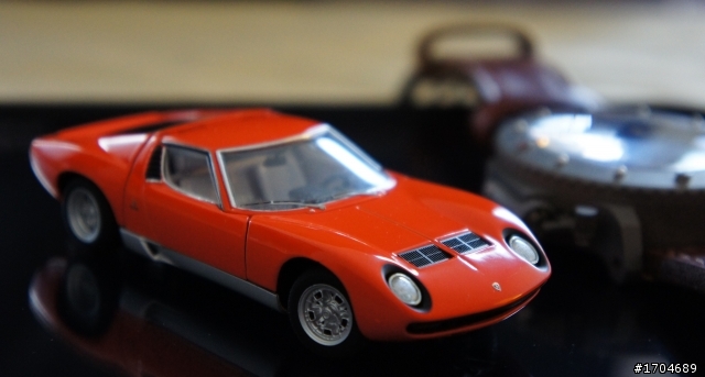 1/43 Lamborghini Miura SV, by Autoart