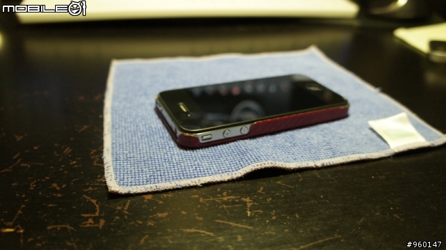 沒多做功課花的冤枉錢，iPhone4碳纖維保護殼。