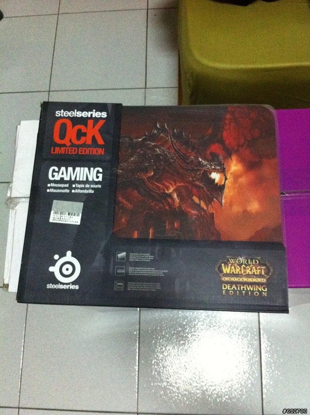 [小開箱]Razer DeathAdder 奎蛇 闇龍紀元2典藏版 & steelseries魔獸世界:死亡之翼滑鼠墊 (補使用中的圖)