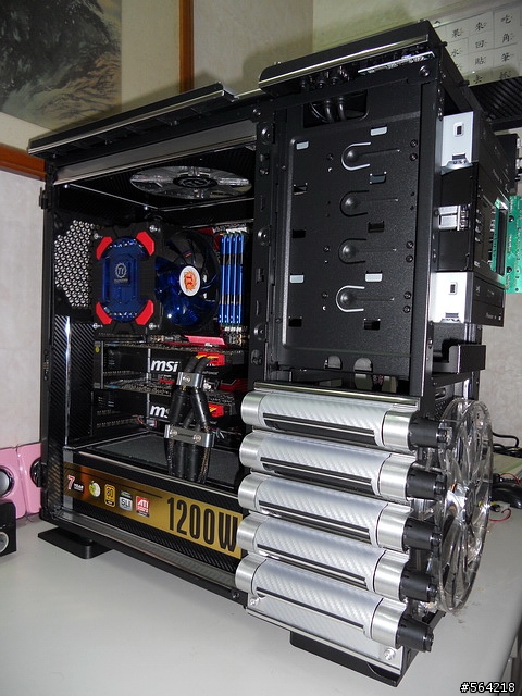 Thermaltake LeveL 10GT 炫光改裝 (圖多)
