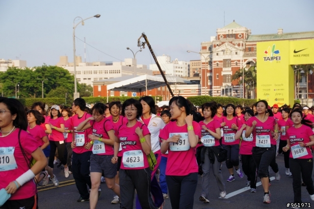NIKE 帶女兒跑9KM之隨手拍