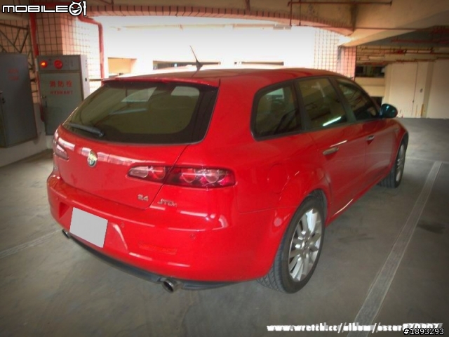 停車場的美車一部