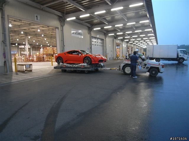 230,000 元換來比其他同款車多一點的尊重!