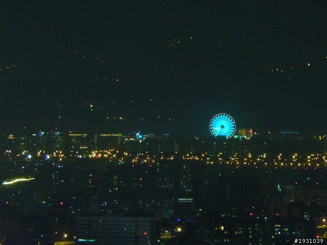 【NIKON P300】一人的貓村之旅+象山101夜拍之不專業拍拍分享~~