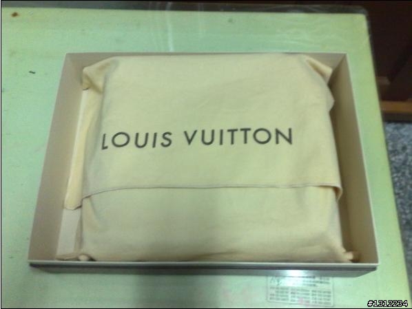 lv 布魯克林斜背包 (開箱)