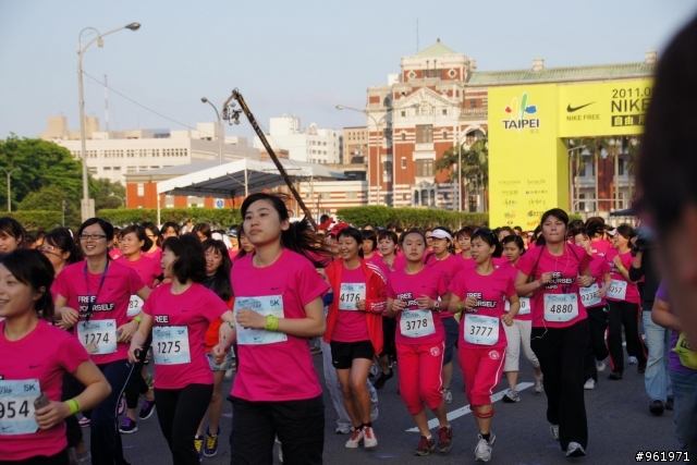 NIKE 帶女兒跑9KM之隨手拍