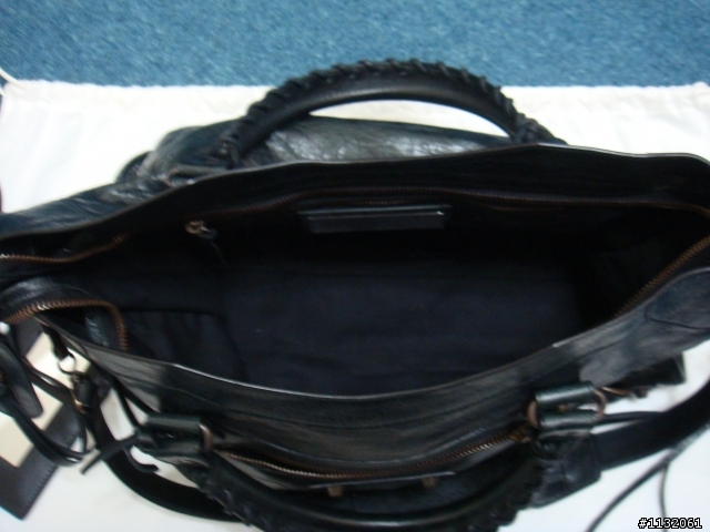 (開箱)低調銷魂黑之BALENCIAGA