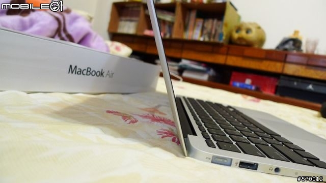 開箱：Macbook air 11" 4G SSD 128G 圖多