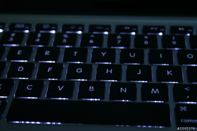[開箱]還是選擇咬了一口蘋果 2011 Apple Macebook Pro 13"