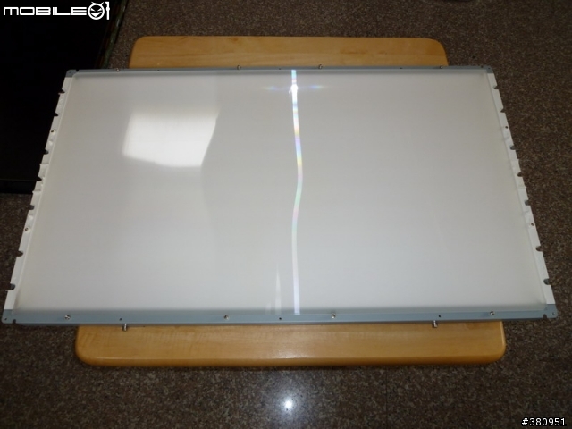[分享] 液晶電視面板雜質入侵怎麼辦? 自己動手拆吧