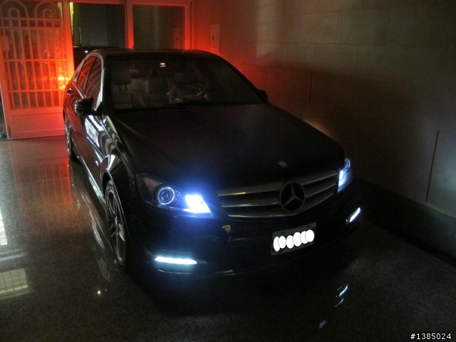 C200 AMG不專業之小弟第一次開箱... (去裝了行車紀錄器和幾張照片)