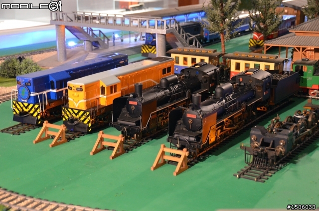 【補充】高雄臨海線動態火車模型展夜間及音效行駛影片